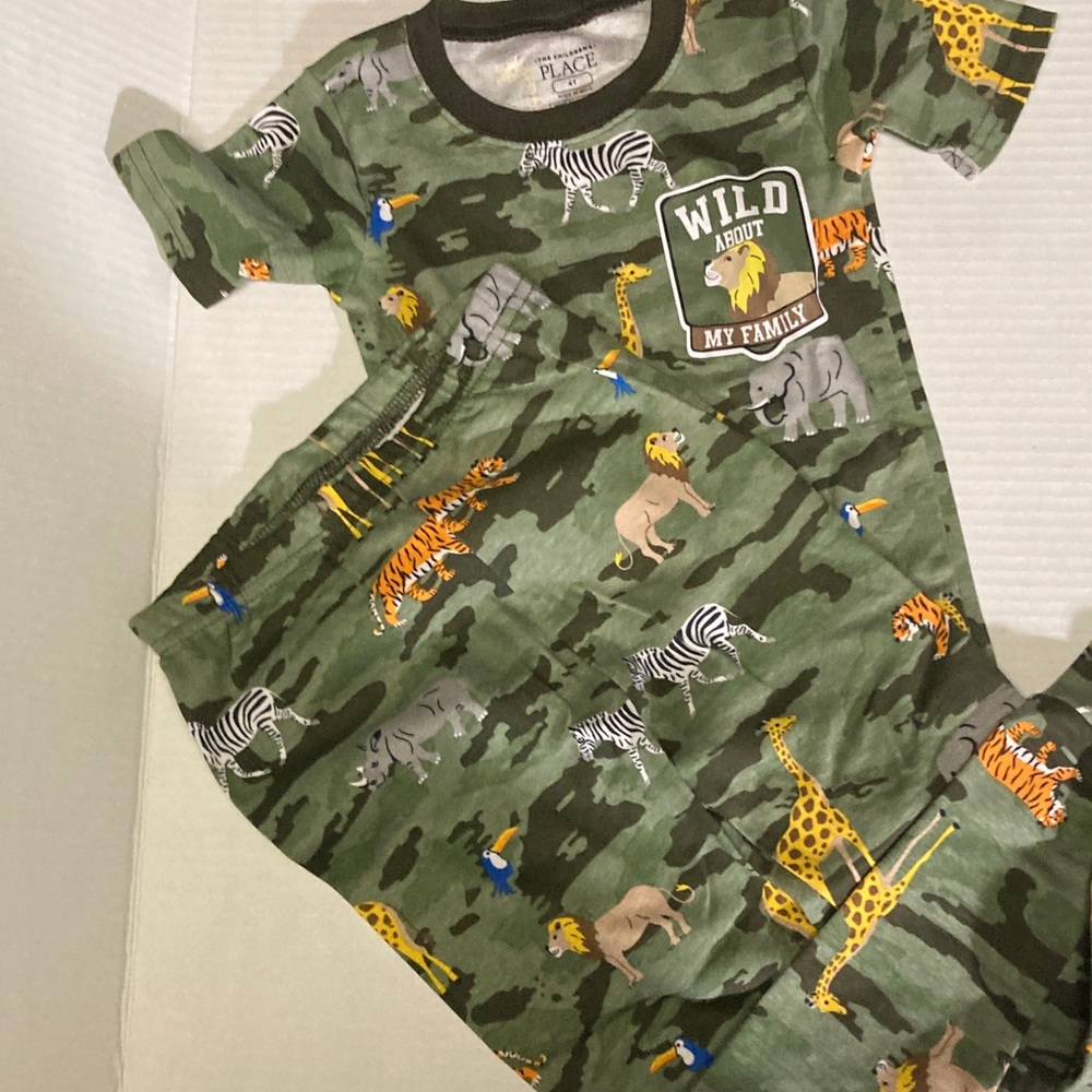 Children’s Place Green Camouflage Animal Print Pajama Set